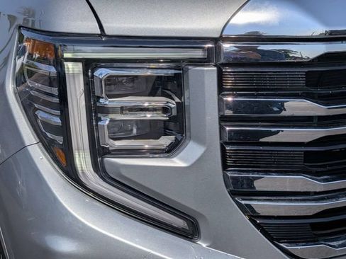 Used 2025 GMC Sierra 1500 SLT w/ SLT Premium Plus Package AWD/4WD image 9