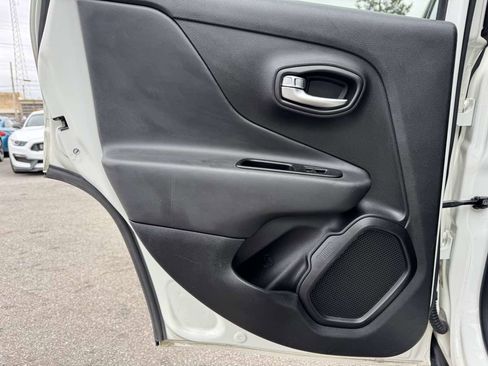 Used 2020 Jeep Renegade Altitude image 38