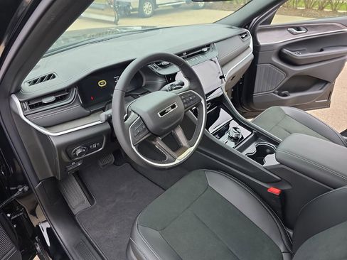 New 2026 Jeep Grand Cherokee Altitude AWD/4WD image 16