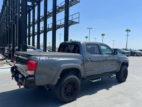 Used 2016 Toyota Tacoma TRD Sport w/ Towing Package RWD image 5