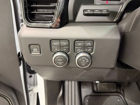 New 2026 GMC Sierra 1500 AT4 w/ Technology Package AWD/4WD image 19