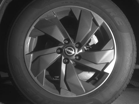 Used 2025 Nissan Rogue SV image 14