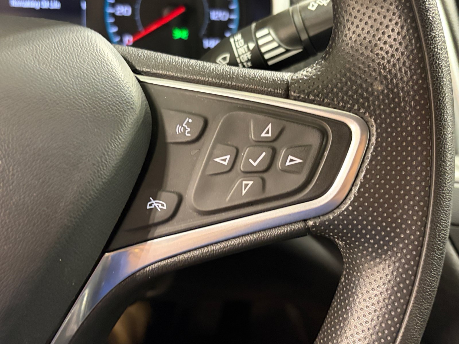 Used 2022 Chevrolet Malibu LT FWD image 19