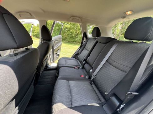 Used 2018 Nissan Rogue S AWD/4WD image 15