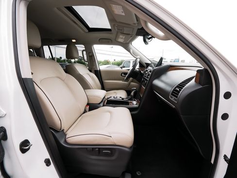 Used 2023 Nissan Armada SL w/ Captain's Chairs Package AWD/4WD image 46