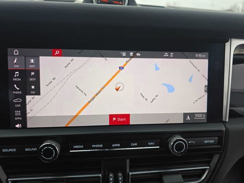 Used 2021 Porsche Macan S image 22