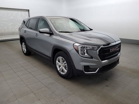 Used 2024 GMC Terrain SLE image 13