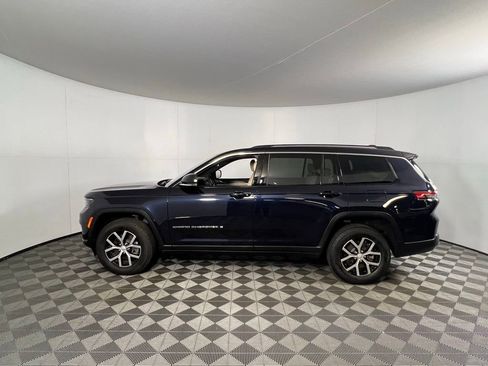 Used 2023 Jeep Grand Cherokee L Limited image 11