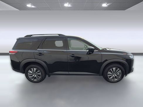 Used 2025 Nissan Pathfinder SV AWD/4WD image 8