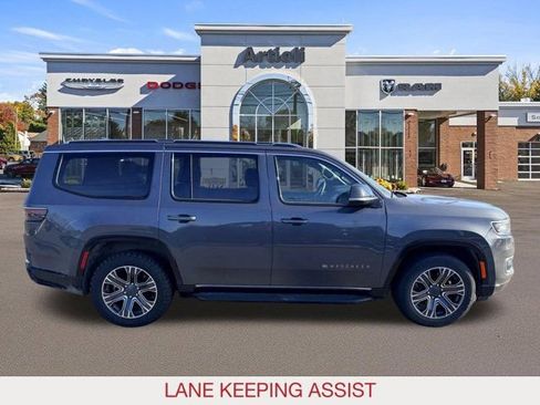 Certified 2024 Jeep Wagoneer Series II w/ Flexible Seating Group AWD/4WD image 7