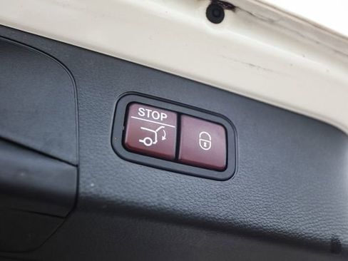 Used 2017 Mercedes-Benz GLC 300 4MATIC image 52