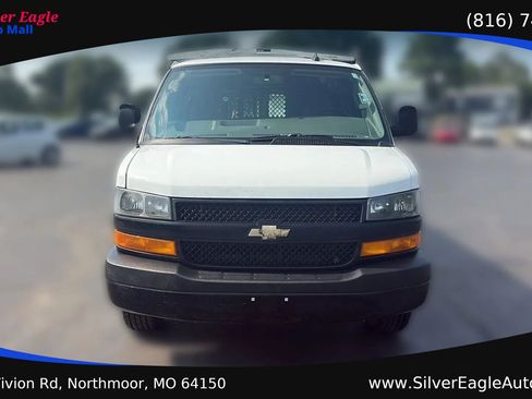 Used 2020 Chevrolet Express 2500 w/ Communications Package RWD image 8