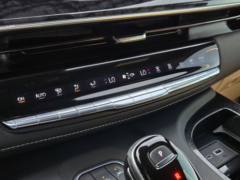 Used 2021 Cadillac Escalade Premium Luxury w/ Driver Assist Tech Package image 20