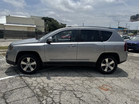 Used 2017 Jeep Compass High Altitude AWD/4WD image 6