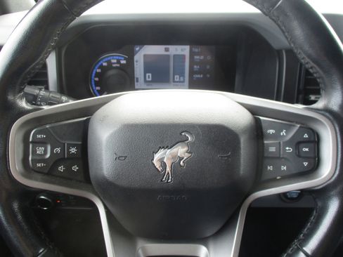 Used 2023 Ford Bronco Big Bend w/ Sasquatch Package image 11