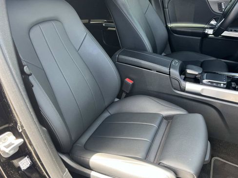 Used 2023 Mercedes-Benz GLB 250 4MATIC image 28