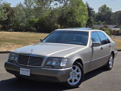 Used 1993 Mercedes-Benz 300 SD Sedan image 3