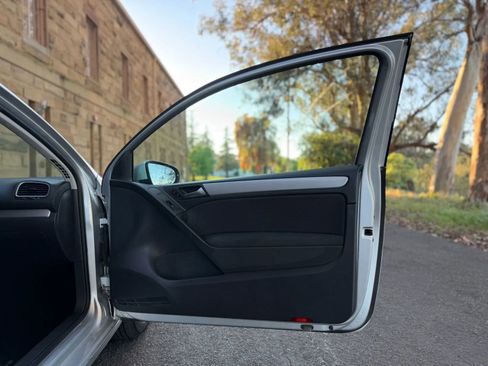 Used 2012 Volkswagen Golf 2-Door image 20