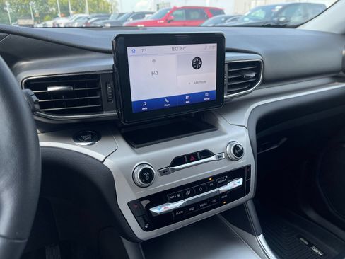 Used 2022 Ford Explorer XLT w/ Equipment Group 202A RWD image 20