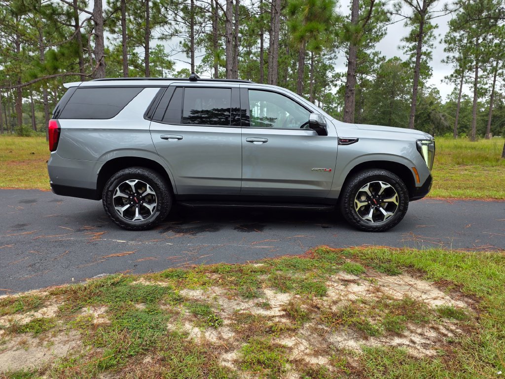 Used 2025 GMC Yukon AT4 AWD/4WD image 6