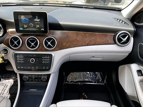 Used 2016 Mercedes-Benz GLA 250 4MATIC image 26