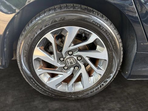 Used 2018 Honda Civic EX image 39