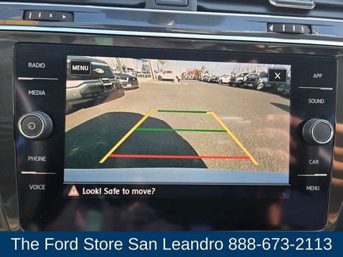 Used 2020 Volkswagen Tiguan SE w/ Panoramic Sunroof Package image 15