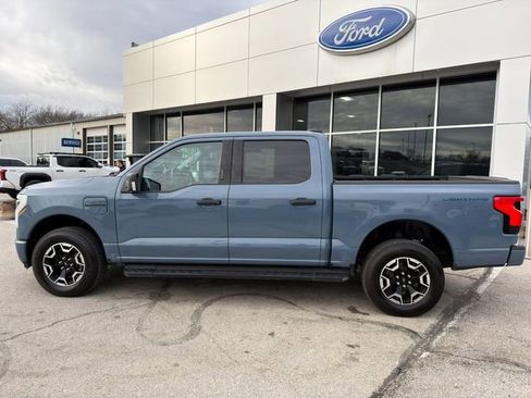 Used 2023 Ford F150 Lightning XLT image 4