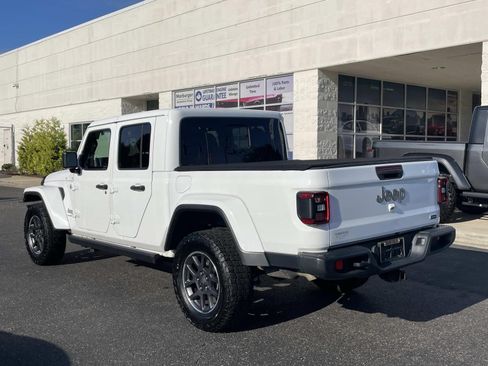 Used 2020 Jeep Gladiator Overland AWD/4WD image 5