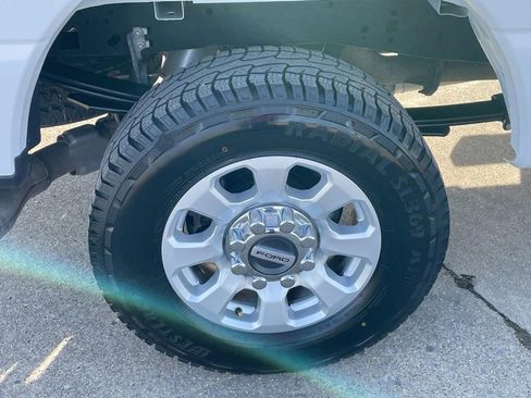Used 2024 Ford F250 XLT image 11