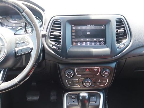 Used 2020 Jeep Compass Latitude FWD image 15