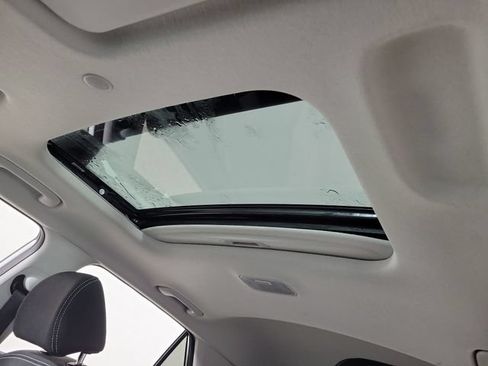 Used 2024 Hyundai Venue SEL FWD image 21