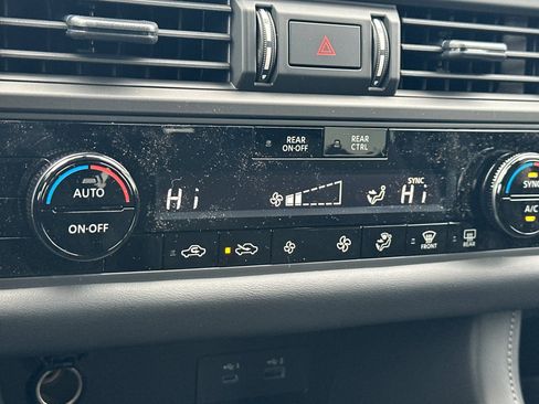 New 2025 Nissan Pathfinder S image 25