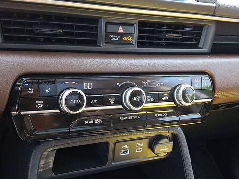 Used 2023 Honda Pilot Elite image 19
