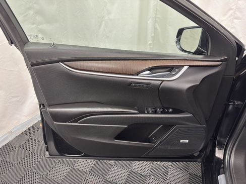 Used 2019 Cadillac XTS Luxury image 12