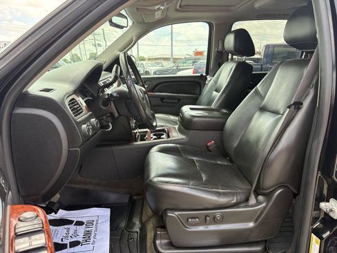 Used 2010 Chevrolet Suburban LTZ AWD/4WD image 23