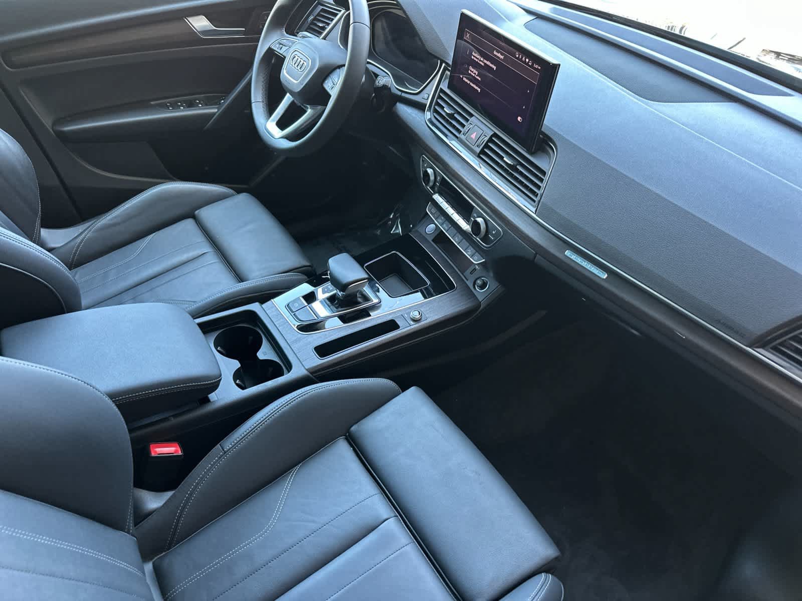 Used 2024 Audi Q5 e Premium w/ Convenience Package AWD/4WD image 16