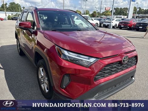 Used 2023 Toyota RAV4 XLE w/ Convenience Package FWD image 5