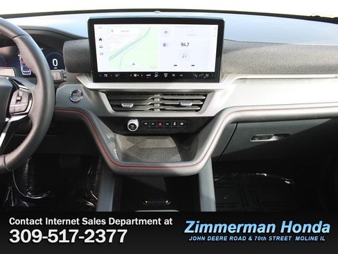 Used 2025 Ford Explorer ST-Line w/ ST-Line Street Pack image 17