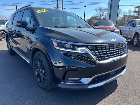 Used 2023 Kia Carnival SX image 15