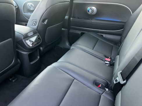 New 2026 Hyundai Ioniq 9 SEL image 3