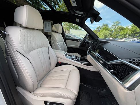 Used 2025 BMW X7 M60i w/ Climate Comfort Package AWD/4WD image 27