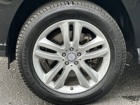 Used 2017 Mercedes-Benz GLS 450 4MATIC image 38