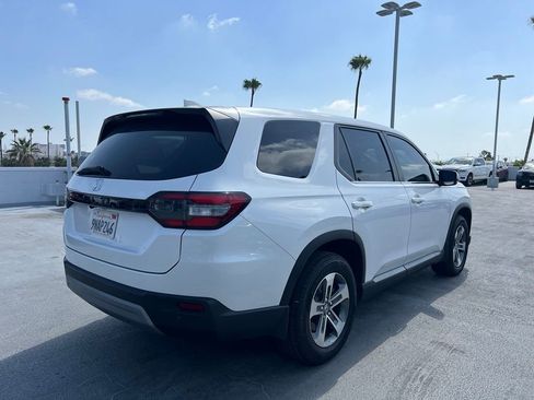 Used 2025 Honda Pilot EX-L image 5
