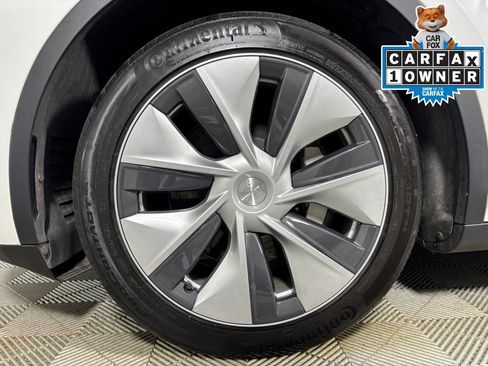 Used 2023 Tesla Model Y Long Range AWD/4WD image 39