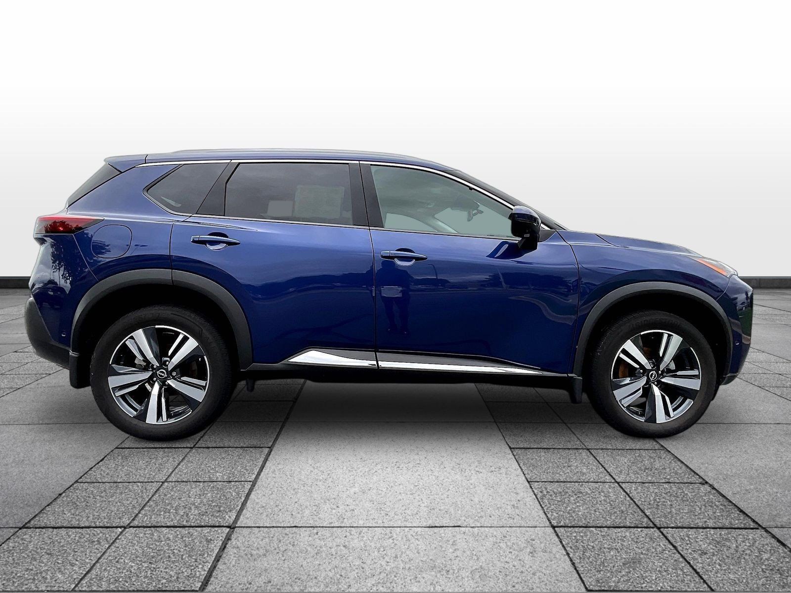 Certified 2023 Nissan Rogue SL w/ SL Premium Package AWD/4WD image 4