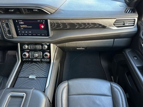 Used 2023 GMC Yukon Denali image 29