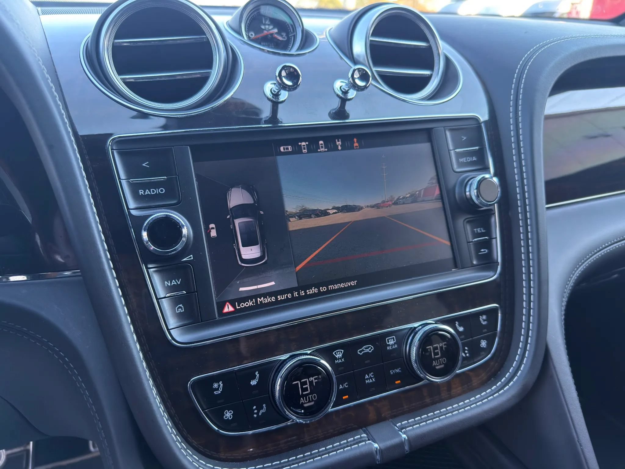 Used 2019 Bentley Bentayga AWD/4WD image 24