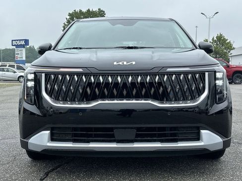 New 2025 Kia Carnival FWD image 34