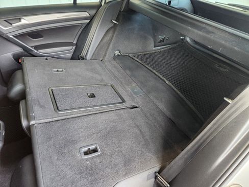 Used 2017 Volkswagen Golf Alltrack SEL image 16